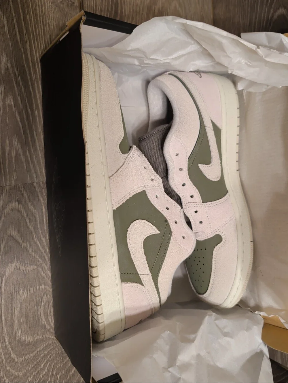 HV4089-201 Nike Air Jordan 1 Low SE Medium Olive (Men's)